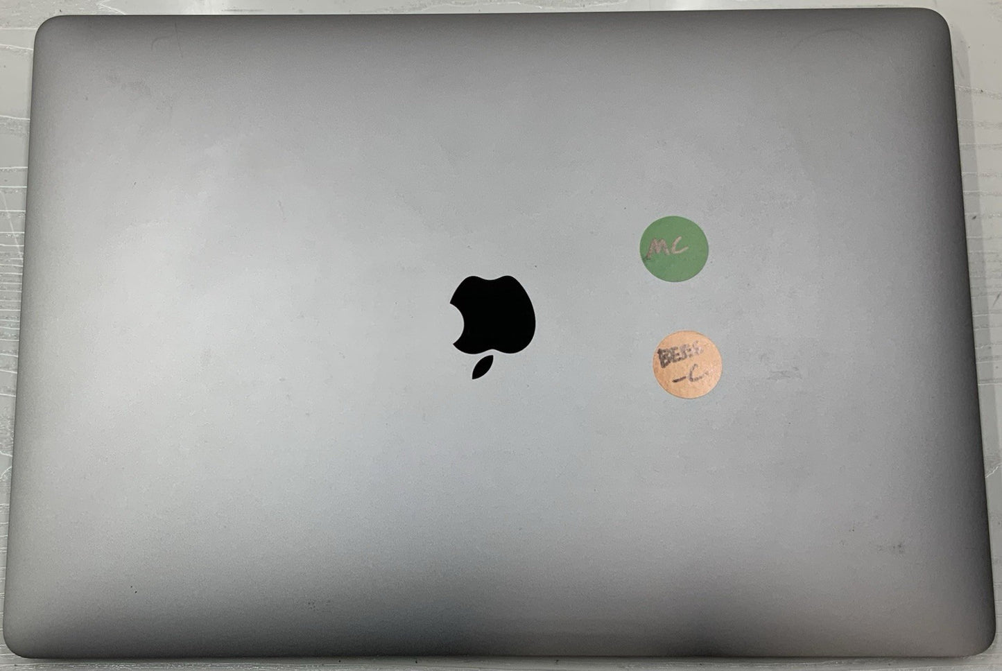 2017 Apple MacBook Pro 15" i7-7920HQ 3.1GHz 16GB RAM 2TB SSD Ventura A1707