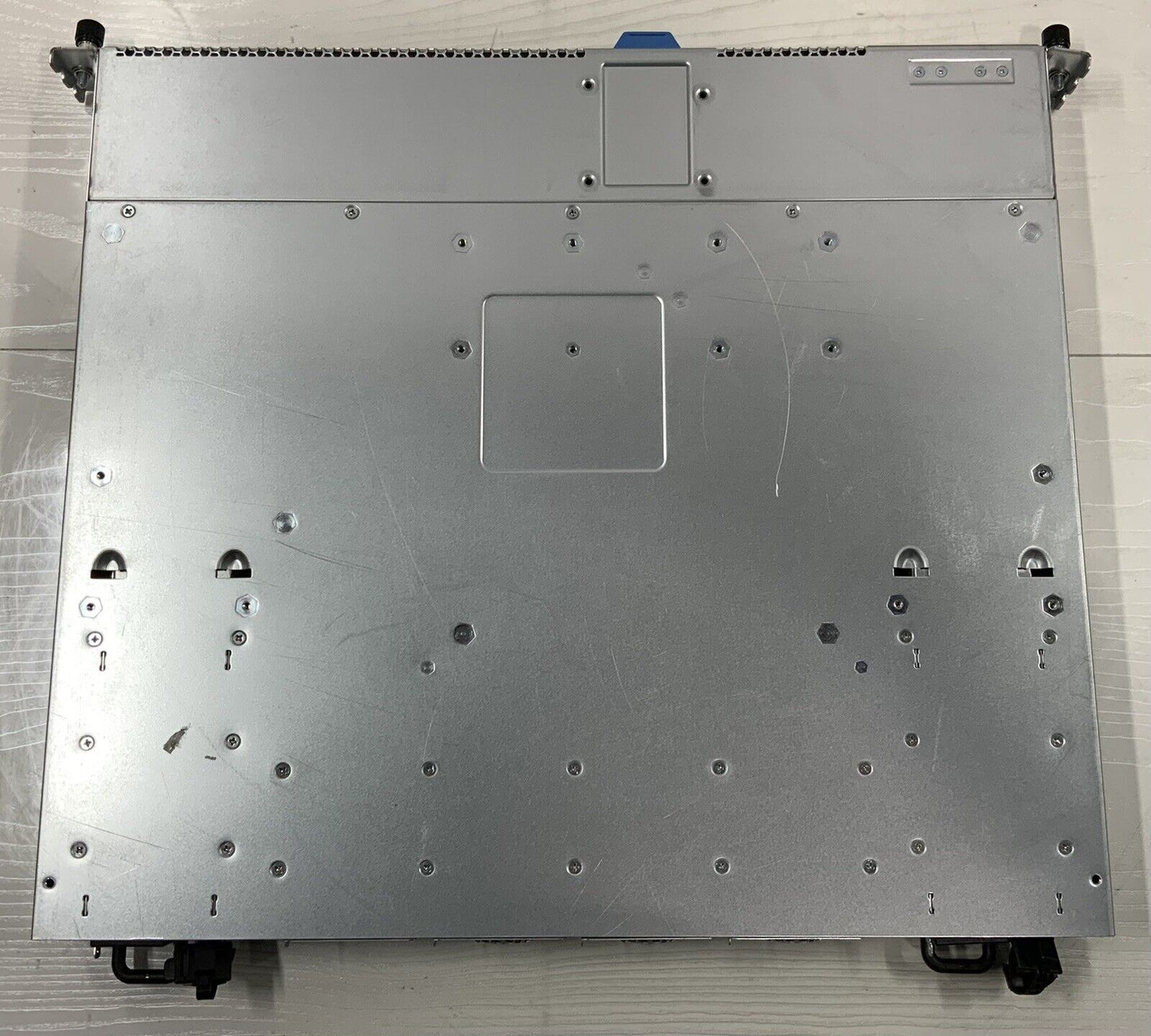 QTC Quantamesh T1048-LY4R 1GBASE-T 1U Rack Management Switch W/ Rack Ears