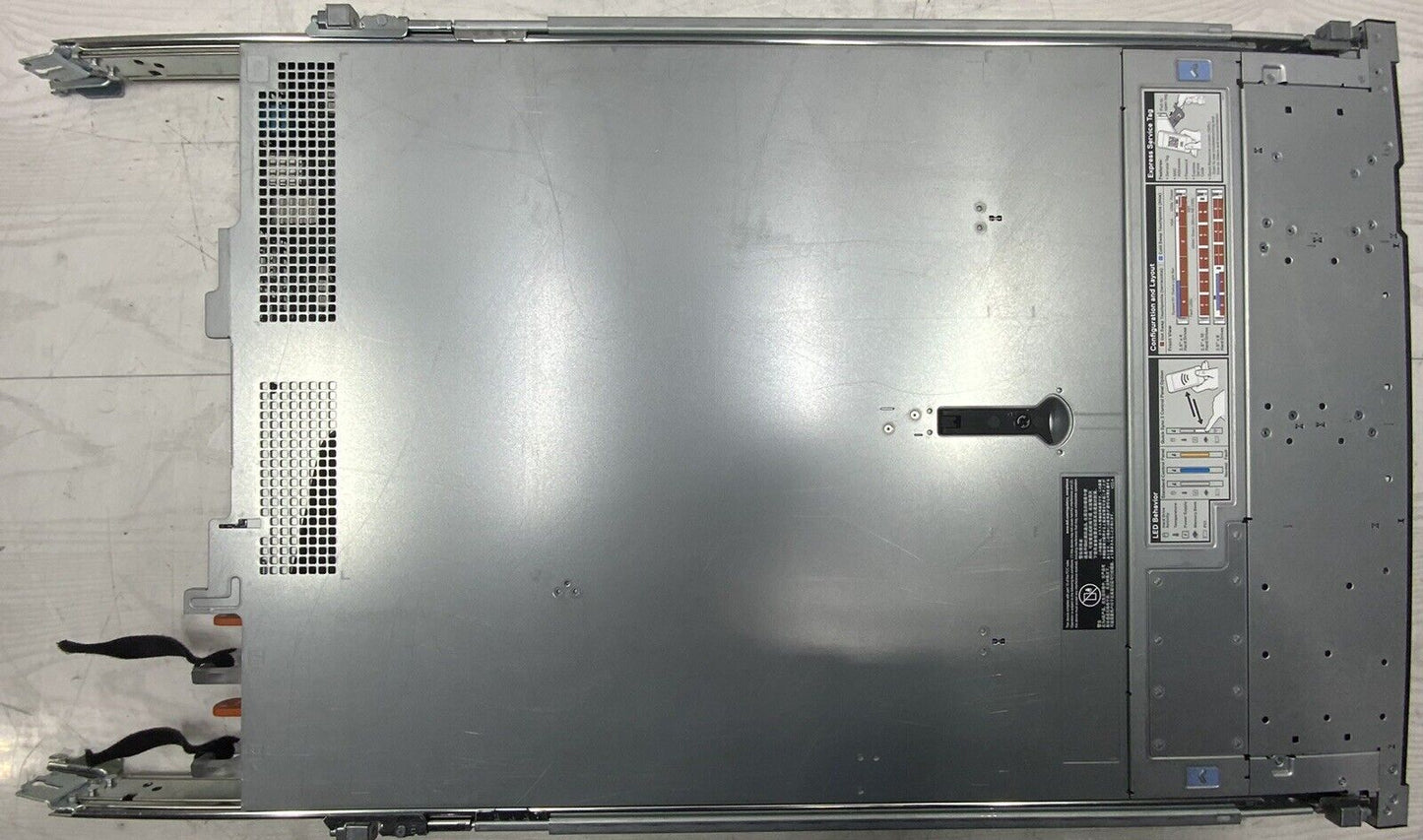 Dell Poweredge R440 Intel Xeon Silver 4208 2.1GHz/ 16 GB RAM/ No HDDs