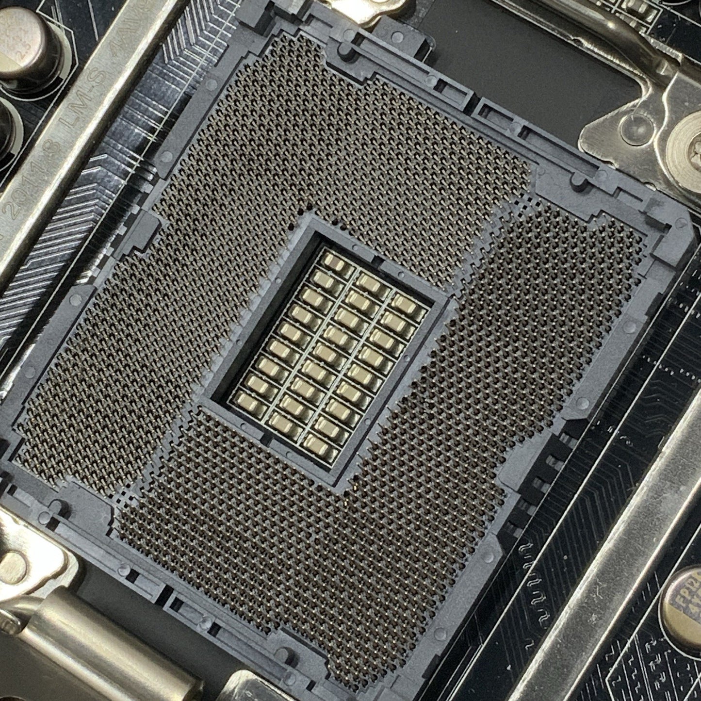 ASUS Dual Socket Intel C612 PCH LGA2011-3 DDR4 Motherboard PCIe 3.0 Z10PE-D8 WS