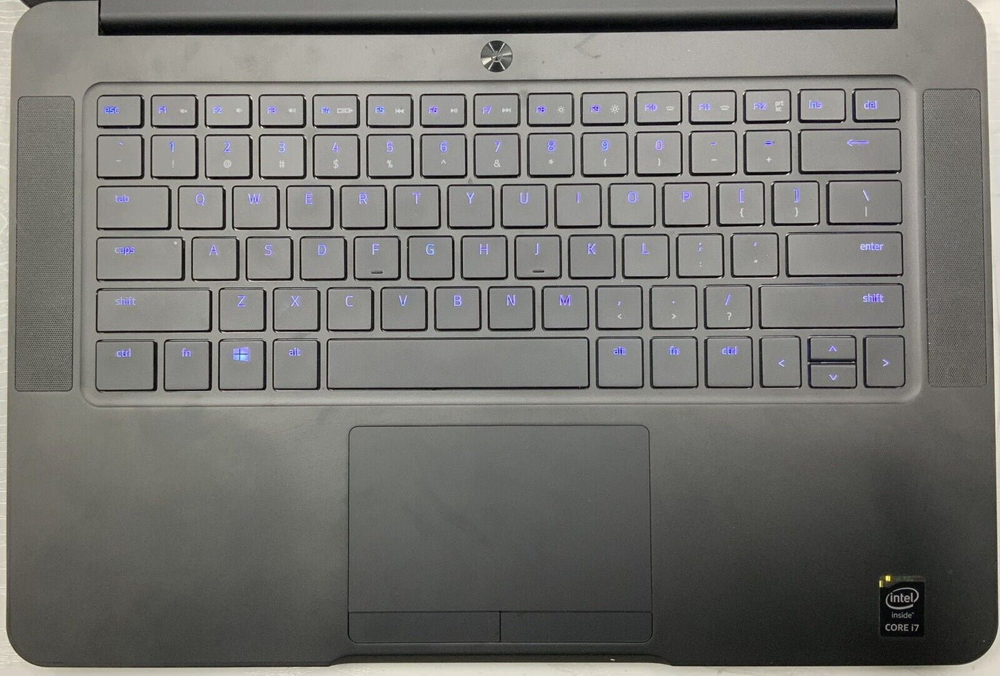 Razer Blade RZ09-01652E22 14" i7-6700HQ 16GB RAM 256GB SSD GTX 970m Win 10 Pro
