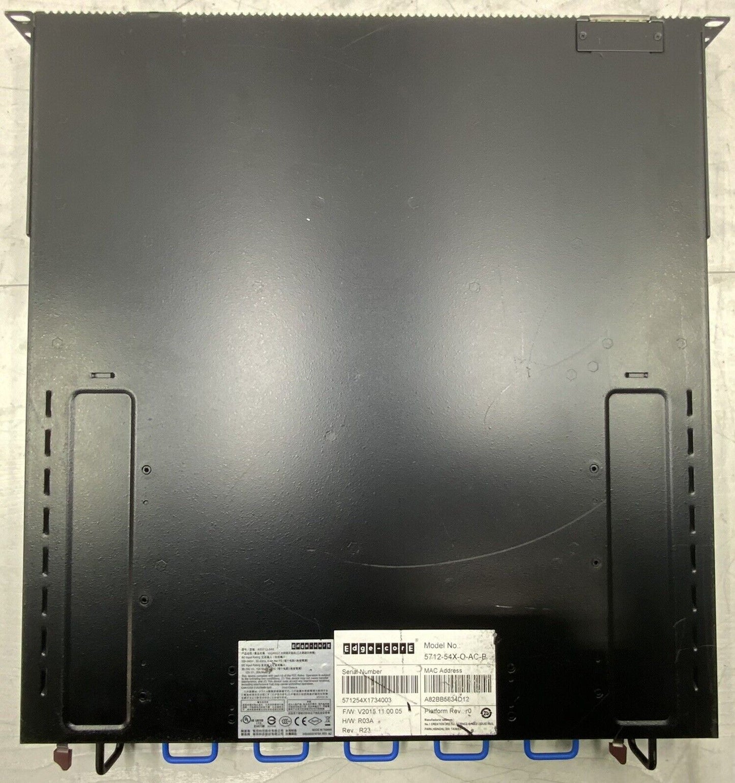 Edge-Core E 5712-54X-O-AC-B 100GbE AS5712 Network Data Center Switch