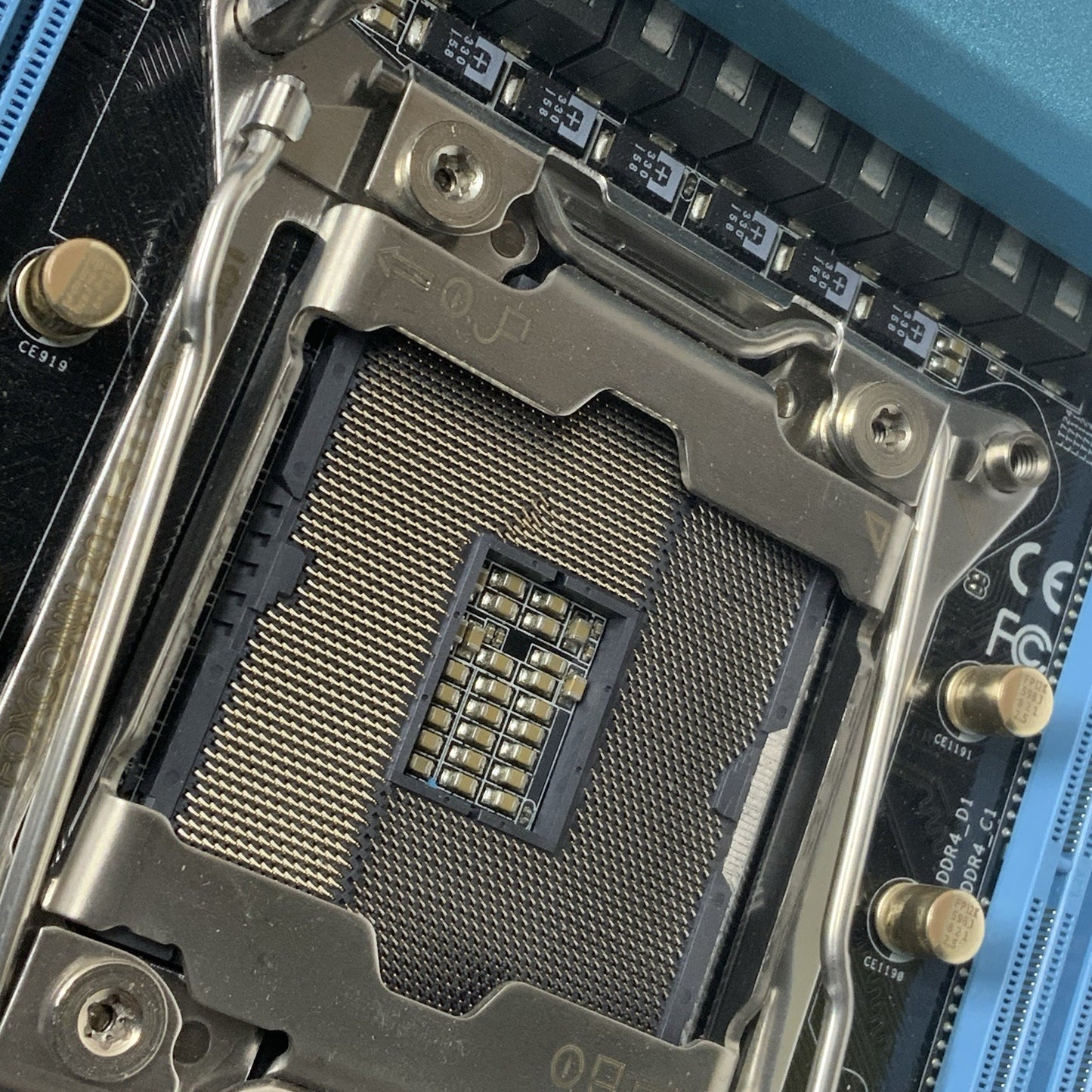ASRock X99M Extreme 4 MicroATX Intel Motherboard LGA2011-3 DDR4 SATA-3 *READ