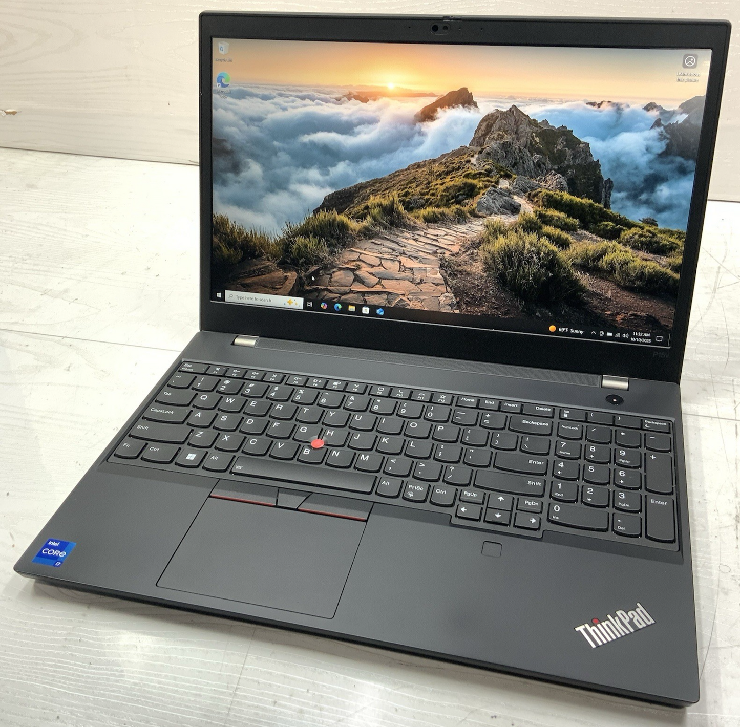 Lenovo ThinkPad P15v Gen 2 15" Intel i711800H 2.3Ghz 32GB RAM 1TB NVMe Win 10P