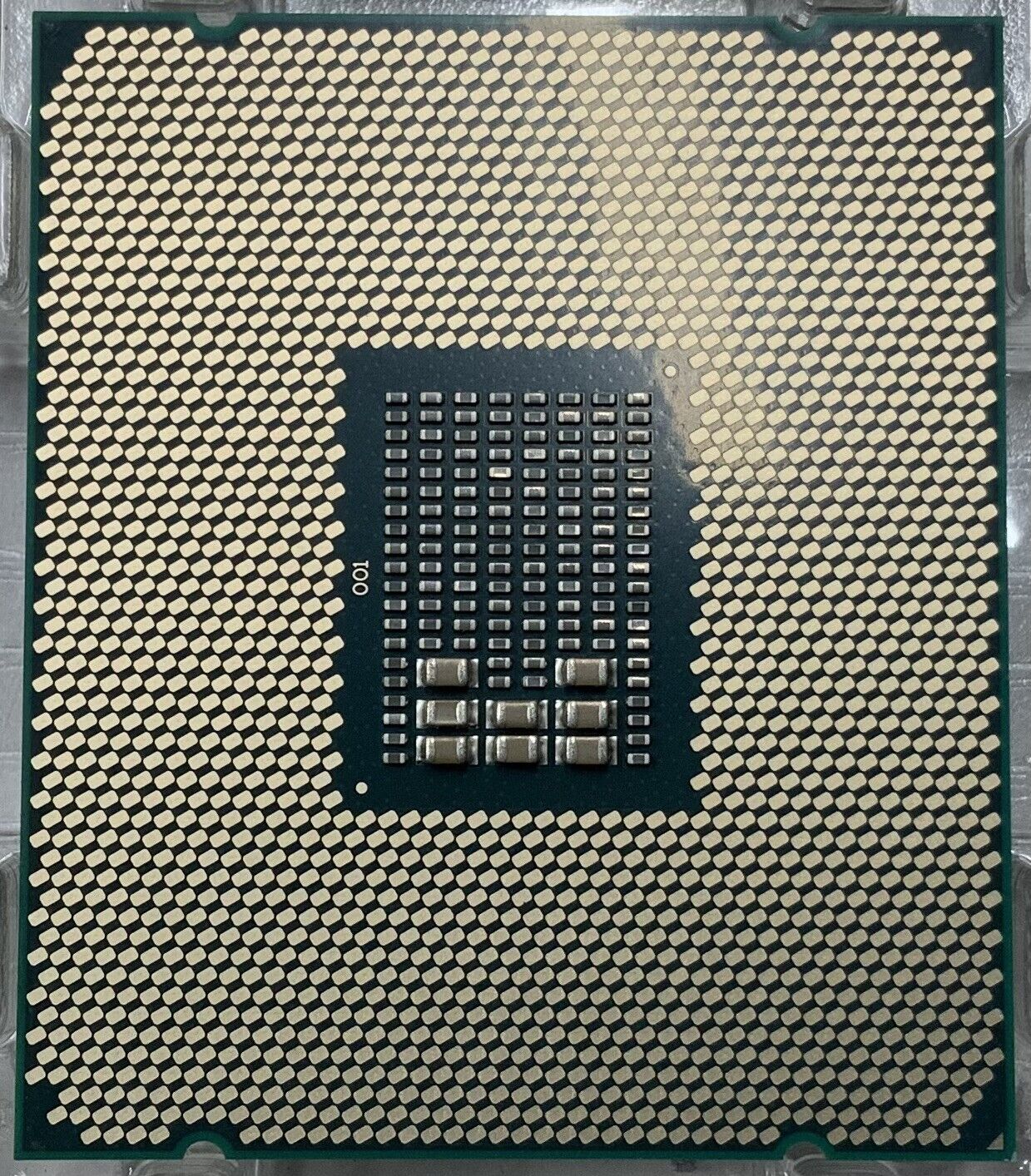 Lot of 20 Intel Xeon E5-2690V4 2.60Ghz 14-Core LGA 2011-3 CPU 35MB SR2N2