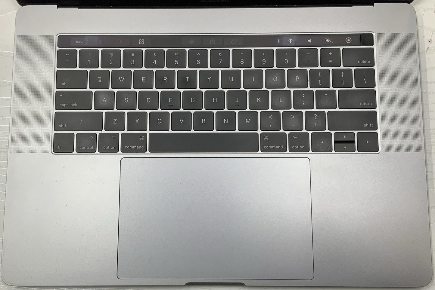 2017 Apple MacBook Pro 15" i7-7920HQ 3.1GHz 16GB RAM 2TB SSD Ventura A1707