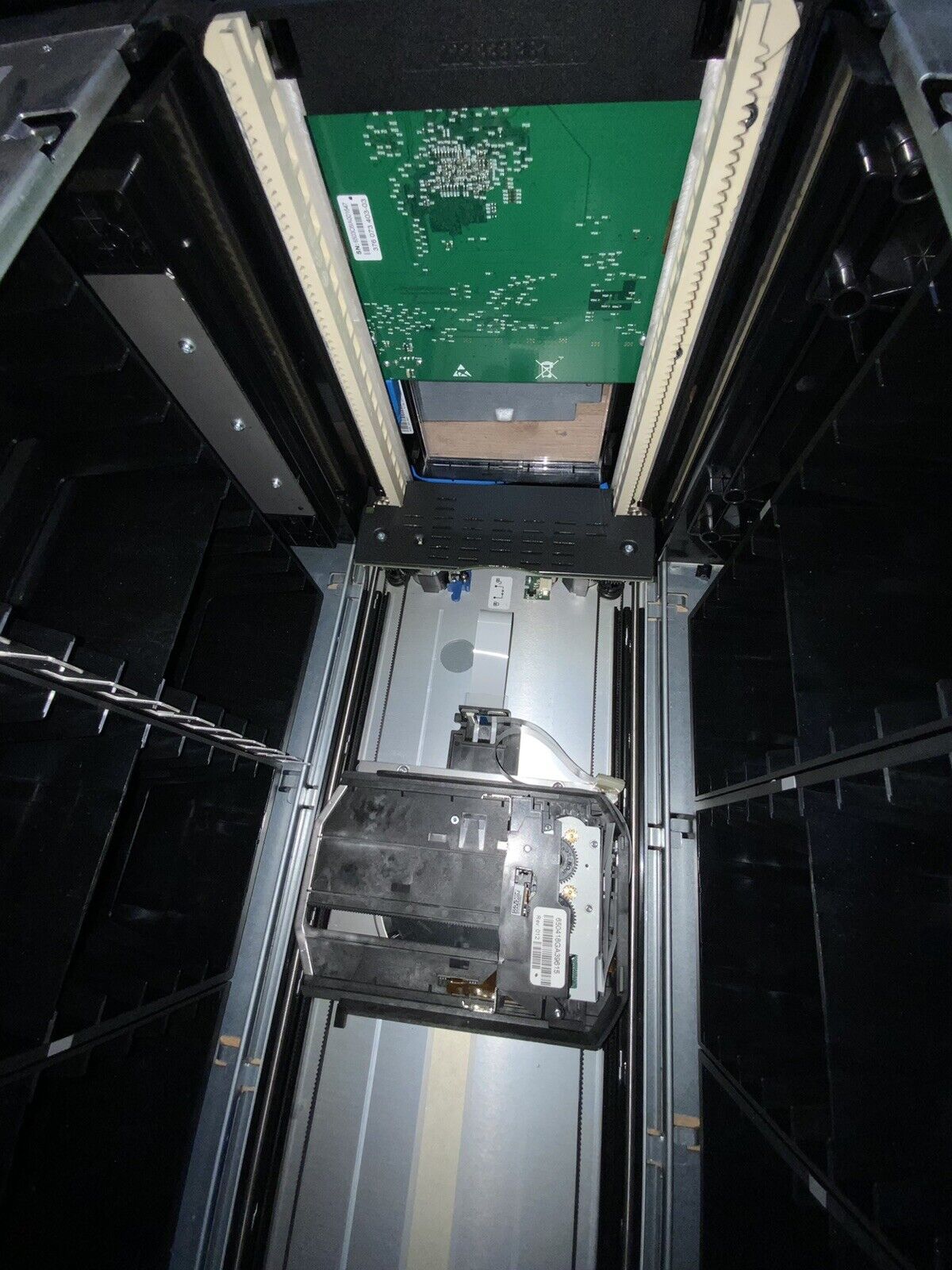 HP StoreEver MSL6480 Tape Library LVLDC-1101-CM