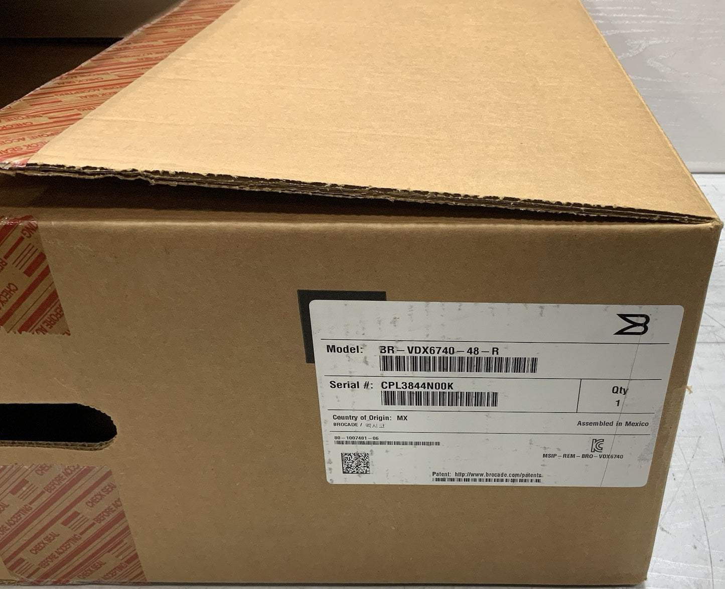 Brocade BR-VDX6740-48-R 48-Port SFP+ 4x 40G QSFP VDX 6740 Switch 2x AC PSU