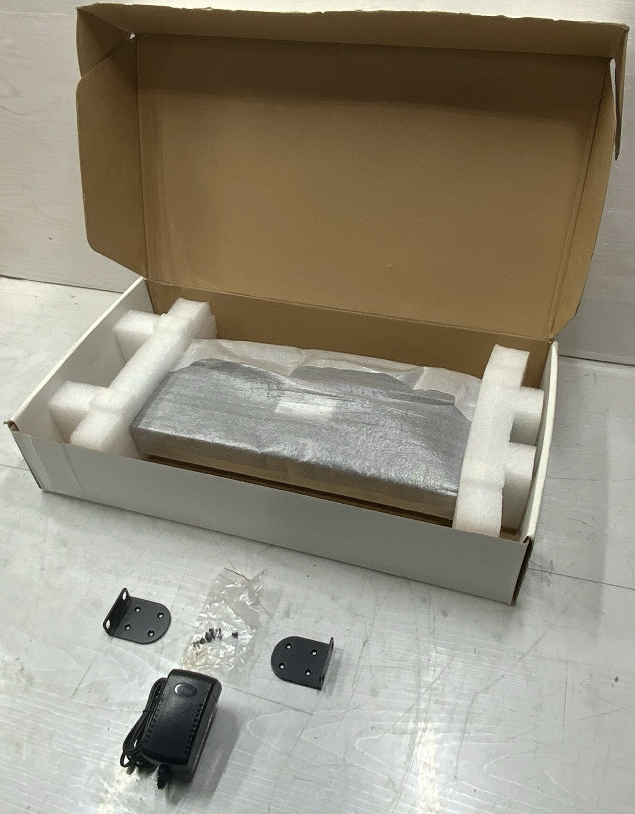 Tripp-Lite 8-Port Standard KVM Switch | B004-008