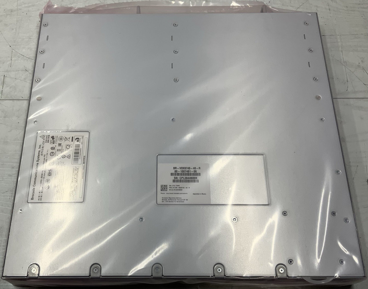 Brocade BR-VDX6740-48-R 48-Port SFP+ 4x 40G QSFP VDX 6740 Switch 2x AC PSU