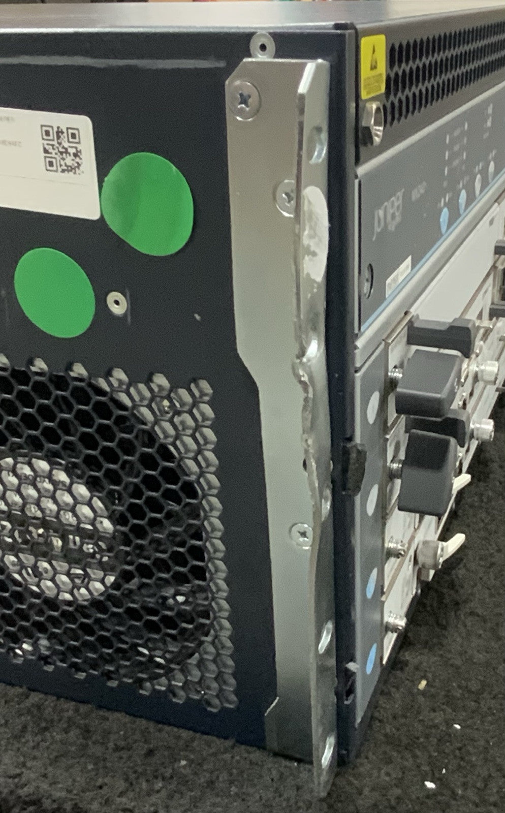 Juniper MX240 - (2)SCBE2-MX, (2)RE-S-1800X4, (2)MX-MPC3E-3D, (2)MIC-3D-4XGE-XFP
