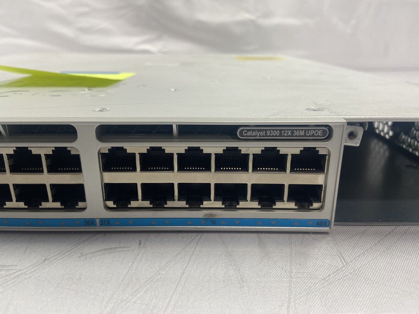 Cisco C9300-48UXM Switch 9300 Series 48-port UPoE Network