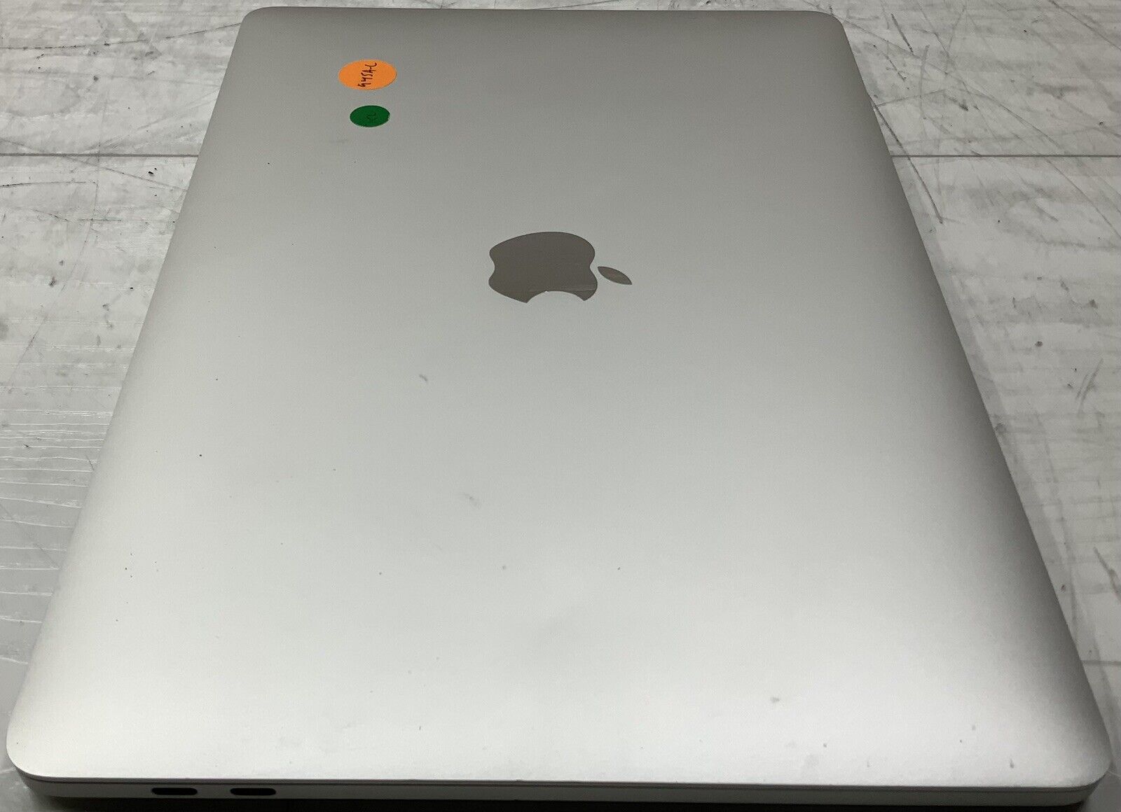 5719596
