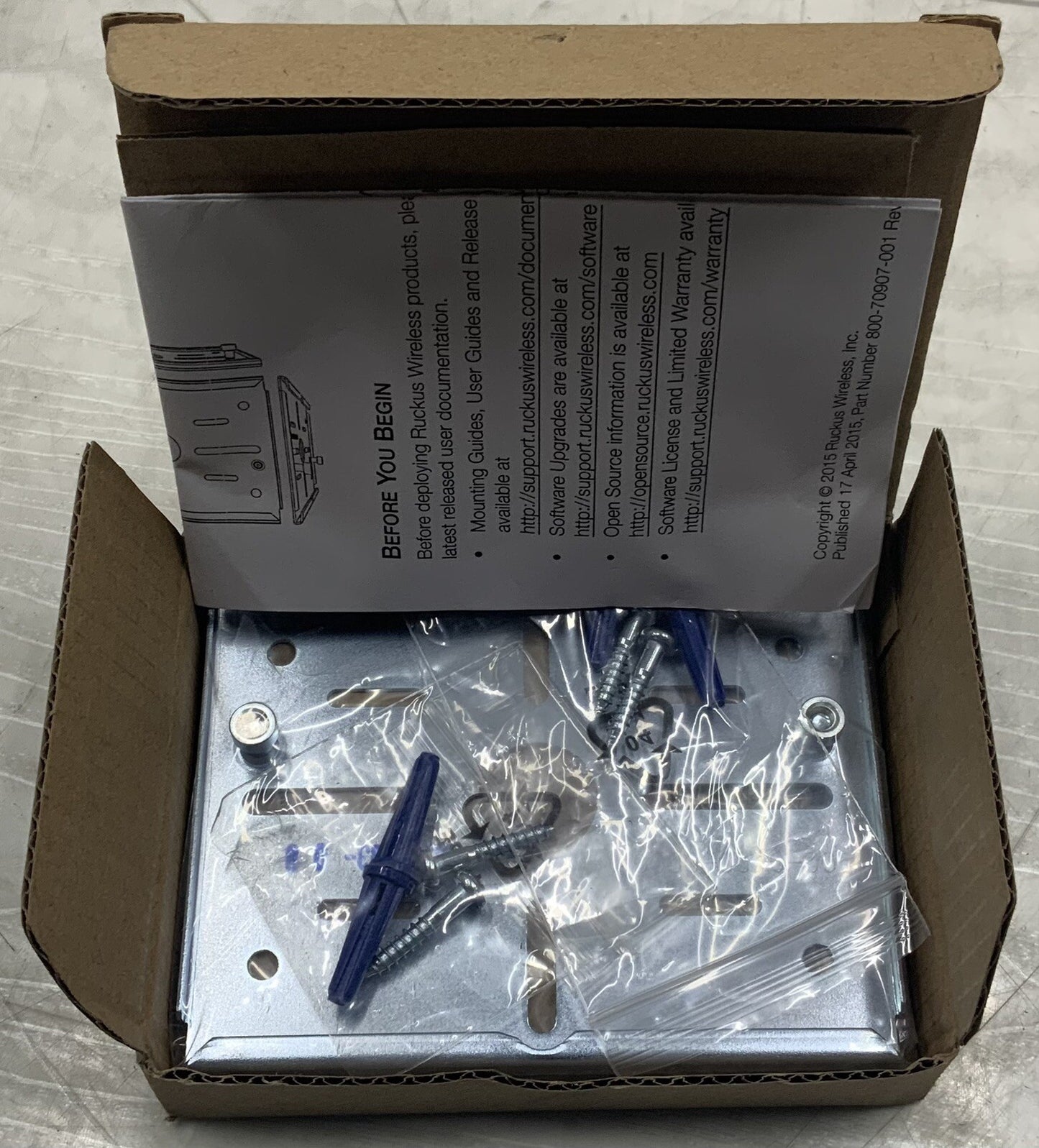 Ruckus AP Wireless Bracket Flush Mounting Kit P/N 902-0120-0000