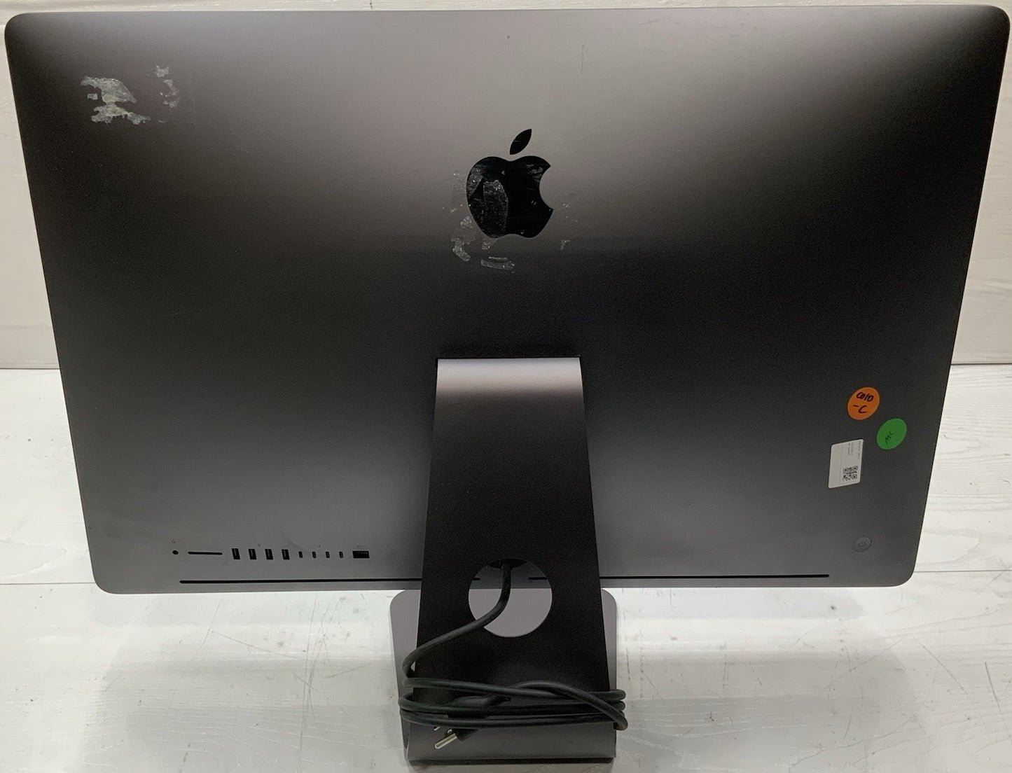 Apple iMac Pro 27" 2017 Xeon W-2140B 3.2GHz 32GB DDR4 Ram 1TB SSD Seqouia